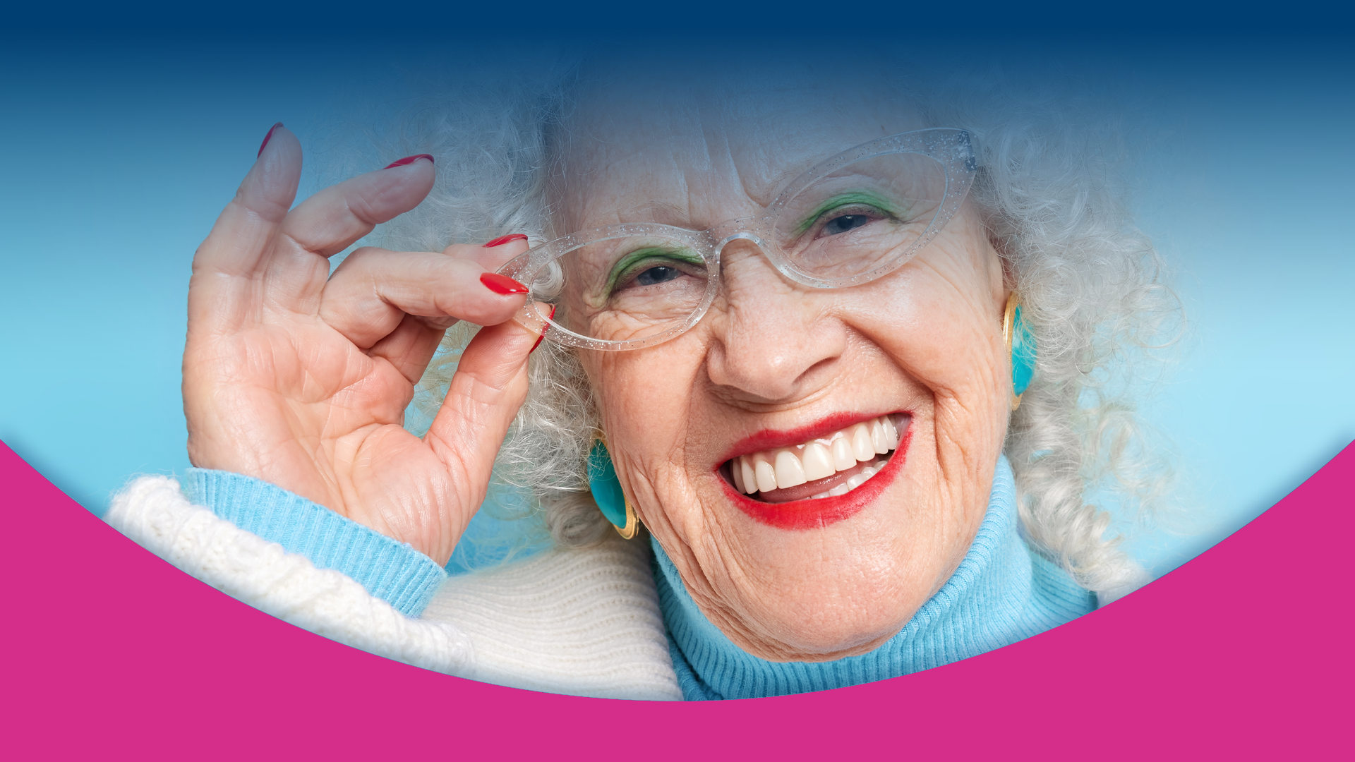 Odontoiatra di DentalPiù Sassari, Sanluri e Nuoro mentre applica una protesi dentale personalizzata per ripristinare il sorriso e la funzionalità dei denti. Torna a sorridere con Dentalpiù